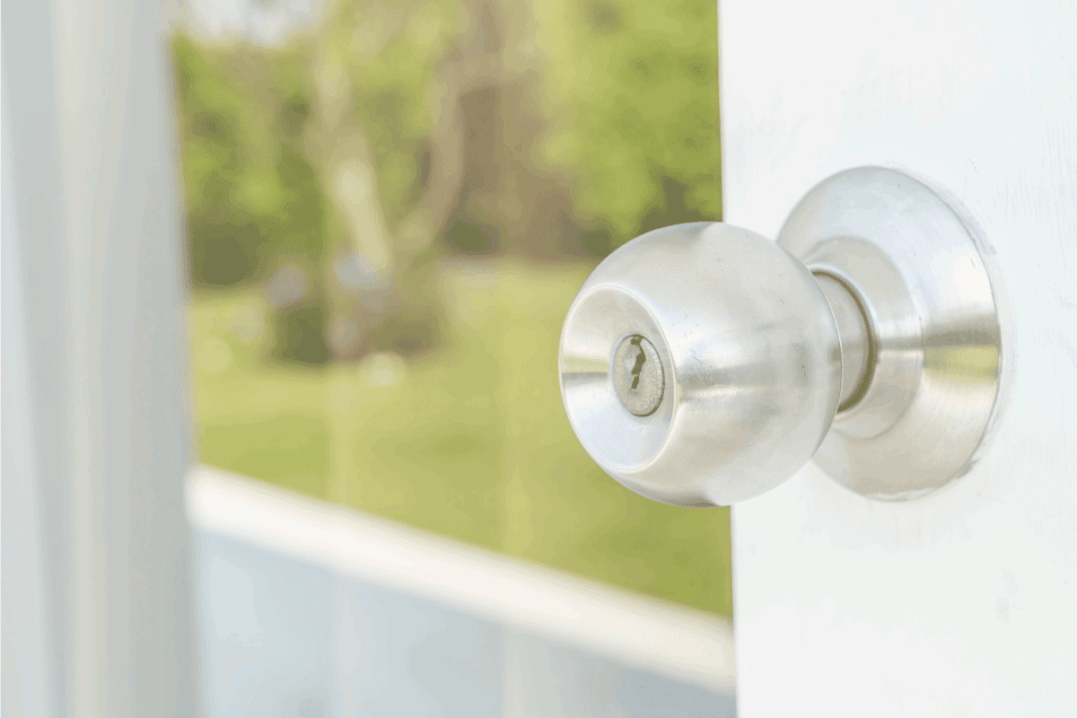 Door knobs or aluminum door